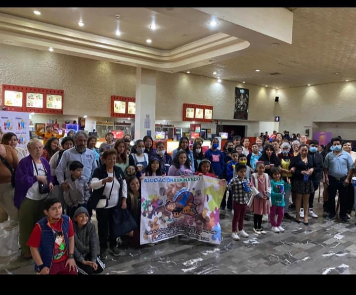 fotografía en compañía de la gente que nos acompaño en la función